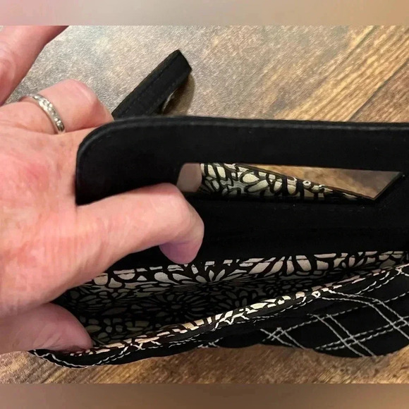 RETIRED: Vera Bradley | ladies wristlet handbag. - Picture 10 of 16
